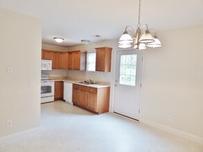 102 12th St in Grottoes, VA - Building Photo - Building Photo