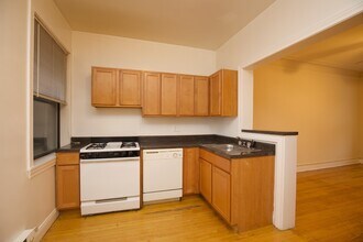 1310 Oak Ave, Unit W4 in Evanston, IL - Building Photo - Building Photo