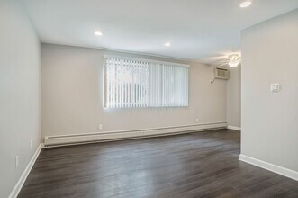 33302 Kingslane Ct in Farmington, MI - Building Photo - Building Photo