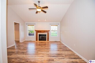 605 Wind Brook Dr in Elizabethtown, KY - Building Photo - Building Photo