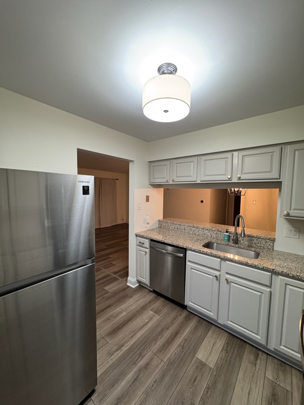 347 Surrey Ct in Washington Township, NJ - Building Photo - Building Photo