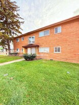 15601 Schoolcraft Rd in Detroit, MI - Building Photo