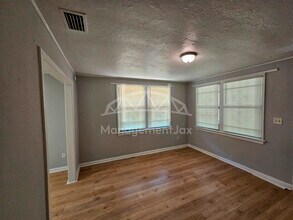 2040 W 15th St in Jacksonville, FL - Building Photo - Building Photo