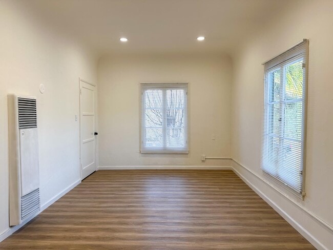 810 E Chevy Chase Dr in Glendale, CA - Building Photo - Building Photo