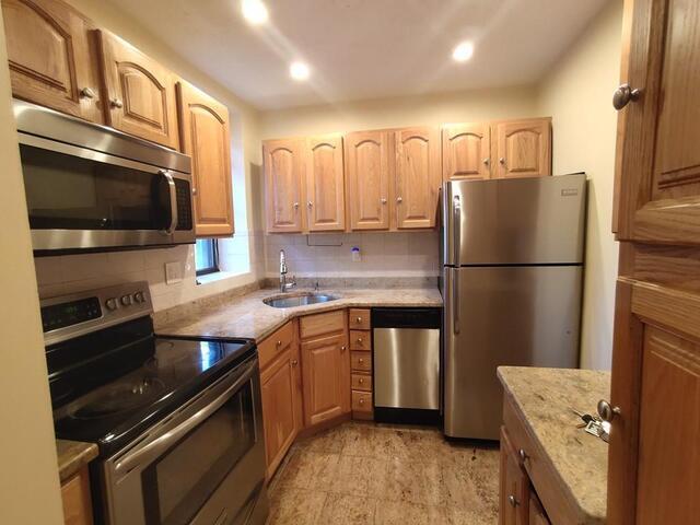 1415 Commonwealth Ave, Unit 504 in Boston, MA - Building Photo - Building Photo