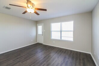 1329 Castle Ridge Rd in Fort Worth, TX - Building Photo - Building Photo
