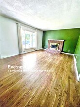 8954 Leeds Rd in Kansas City, MO - Foto de edificio - Building Photo