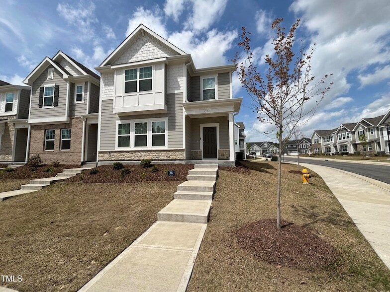 320 Spaight Acrs Wy, Unit 2602 in Wake Forest, NC - Building Photo