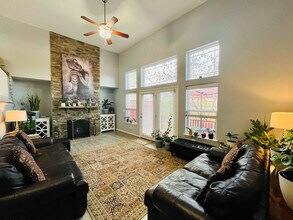 876 Queen City Cres in Apex, NC - Building Photo - Building Photo