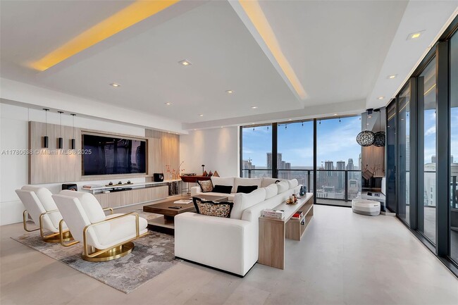 68 SE 6th St, Unit 3911 in Miami, FL - Building Photo - Building Photo