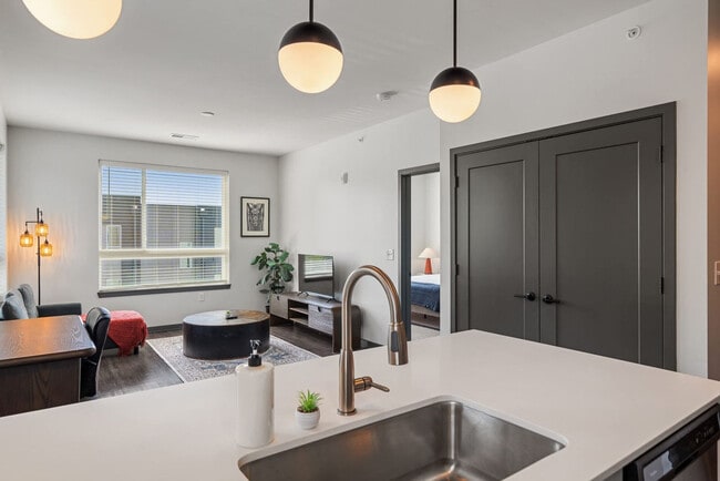 6160 N Rural St in Indianapolis, IN - Foto de edificio - Building Photo