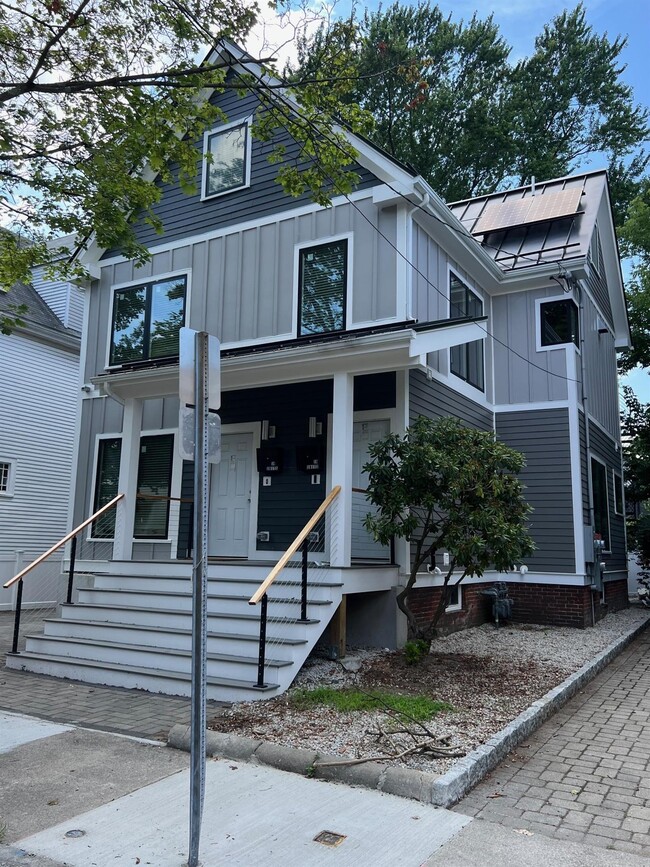 19 Gorham St, Unit 1 in Somerville, MA - Foto de edificio - Building Photo