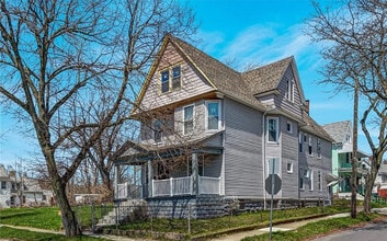 210 Laurel St, Unit Lower in Buffalo, NY - Building Photo - Building Photo
