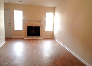 219 Deer Creek Dr in Jacksonville, NC - Building Photo - Building Photo