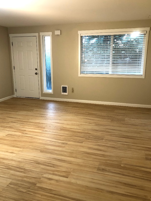 11513 NE 87th St in Kirkland, WA - Foto de edificio - Building Photo