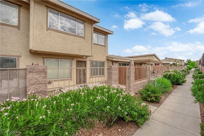 2248 Short Pine Dr in Las Vegas, NV - Building Photo - Building Photo