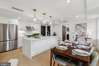 135 S 19th St in Philadelphia, PA - Foto de edificio - Building Photo