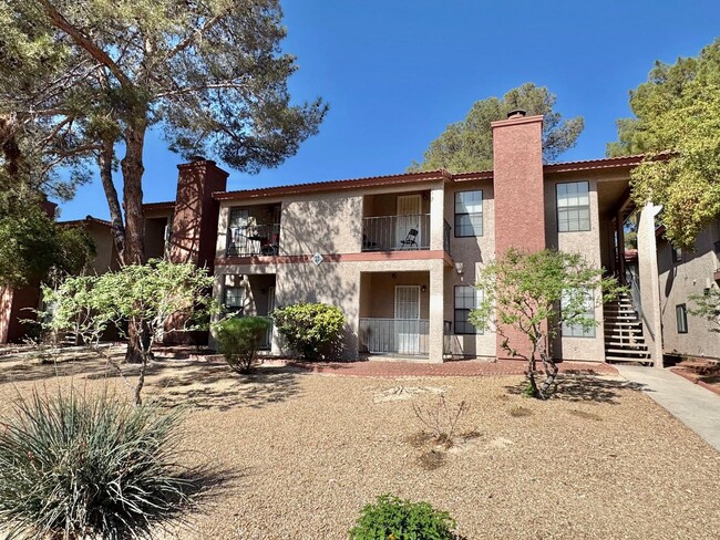 property at 5576 W Rochelle Ave.