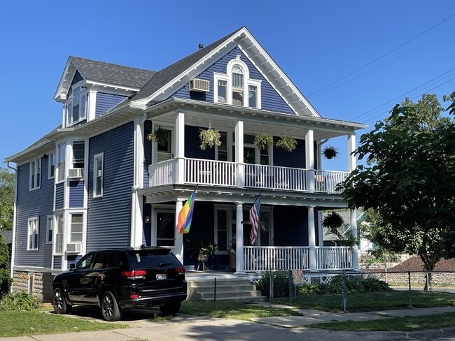 property at 3900 Thomas Ave S