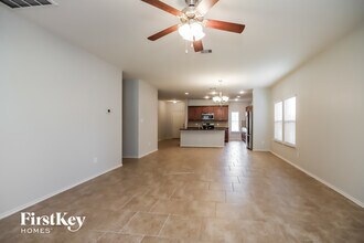 12295 Little Blue Heron Ln in Conroe, TX - Foto de edificio - Building Photo