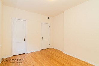 3000 N Whipple St-Unit -3008-3 in Chicago, IL - Building Photo - Building Photo