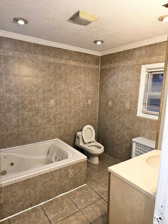 15 Allen St in Hempstead, NY - Building Photo