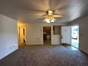 1851 Waters Edge Dr in Clarksville, TN - Building Photo - Building Photo