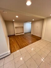 35 Vroom St, Unit Garden Apt in Jersey City, NJ - Building Photo - Building Photo