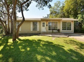 401 Cherry Hill Dr in Austin, TX - Building Photo