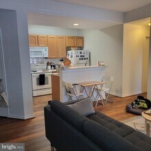 12155 Penderview Terrace-Unit -804 in Fairfax, VA - Building Photo - Building Photo