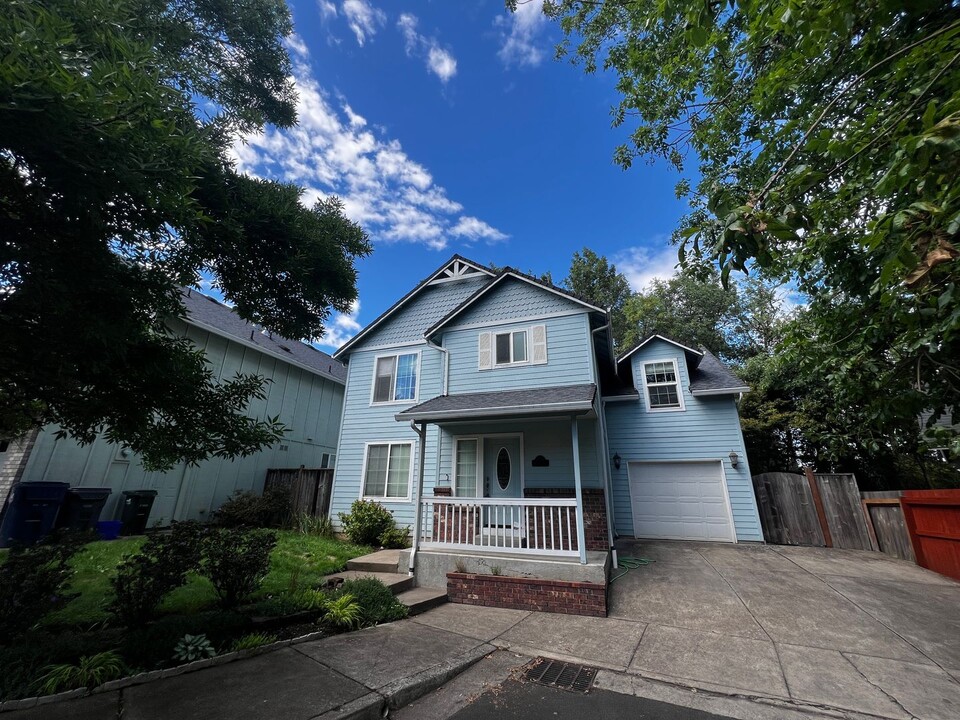 2795 Mallory Ln in Eugene, OR - Building Photo