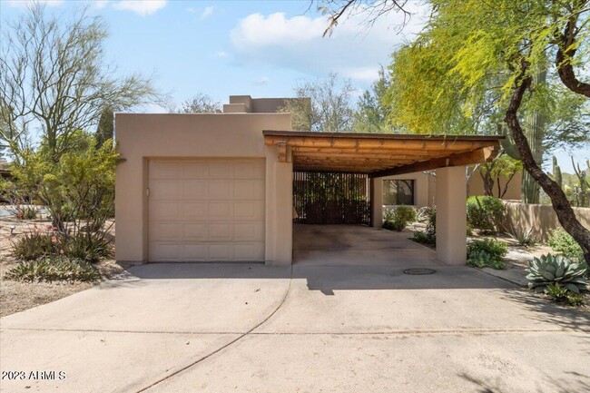 1613 N Quartz Valley Ct in Scottsdale, AZ - Foto de edificio - Building Photo