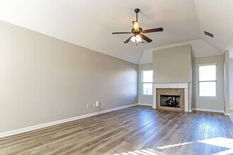 85 Willow Springs Ln in Oakland, TN - Foto de edificio - Building Photo