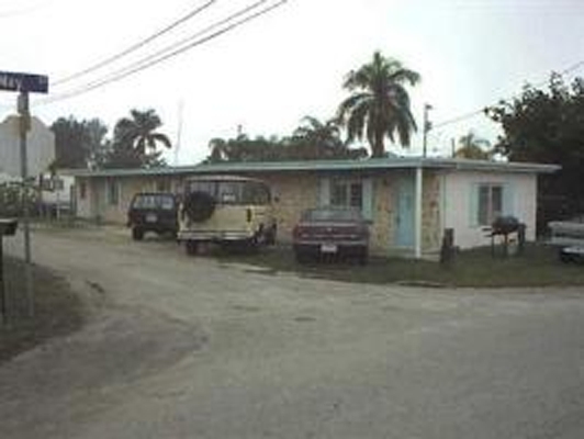 2616 Cajeput St in Matlacha, FL - Building Photo