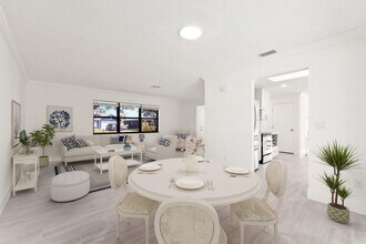 674 NW Kildare St in Port St. Lucie, FL - Building Photo - Building Photo