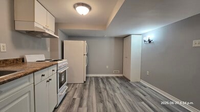 208 Bayfield St in Barrie, ON - Building Photo - Building Photo