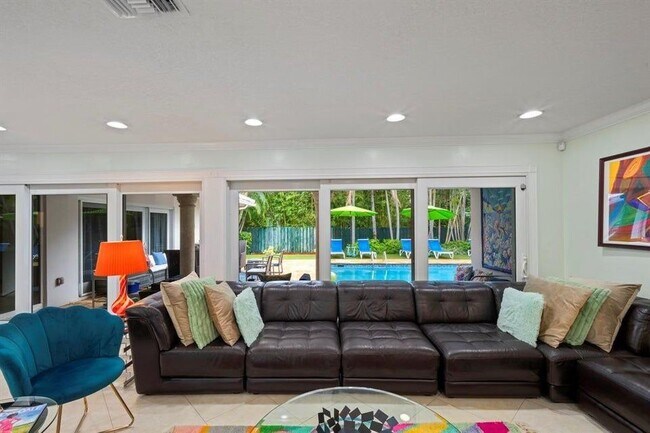 2325 Barcelona Dr in Fort Lauderdale, FL - Building Photo - Building Photo