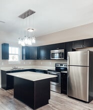 272 Halo Dr in Wellford, SC - Foto de edificio - Building Photo