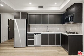 951 S Ogden Dr in Los Angeles, CA - Building Photo - Building Photo