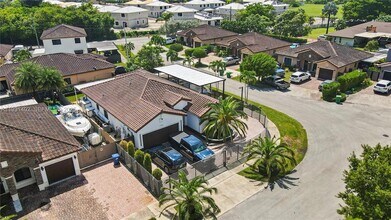 11730 SW 229th Ln in Miami, FL - Foto de edificio - Building Photo
