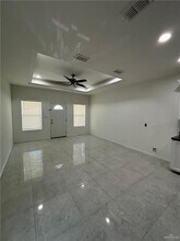 1121 E Cano St in Edinburg, TX - Building Photo - Building Photo