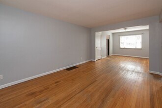 2887 Blue Rock Rd in Cincinnati, OH - Building Photo - Building Photo