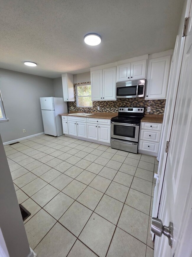 100 Fisher Ave in Spartanburg, SC - Building Photo - Building Photo