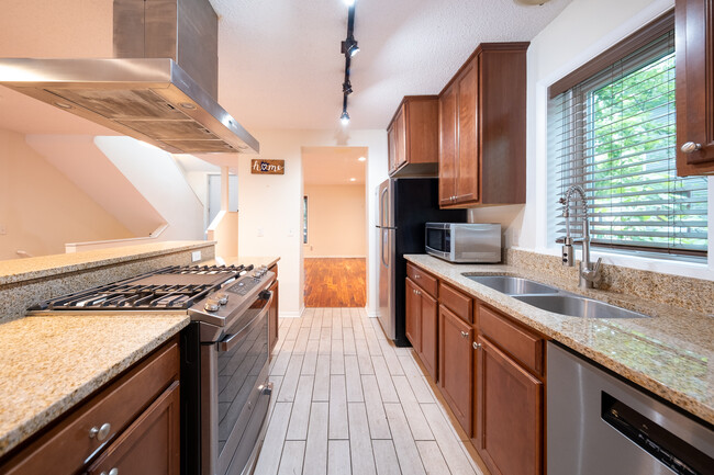 2116 22nd Ave S in Minneapolis, MN - Building Photo - Building Photo