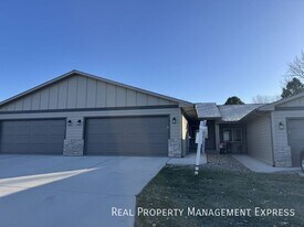 Bright, Spacious, and Move-In Ready 2-Bedroom Townhome in Sioux Falls, SD - Building Photo
