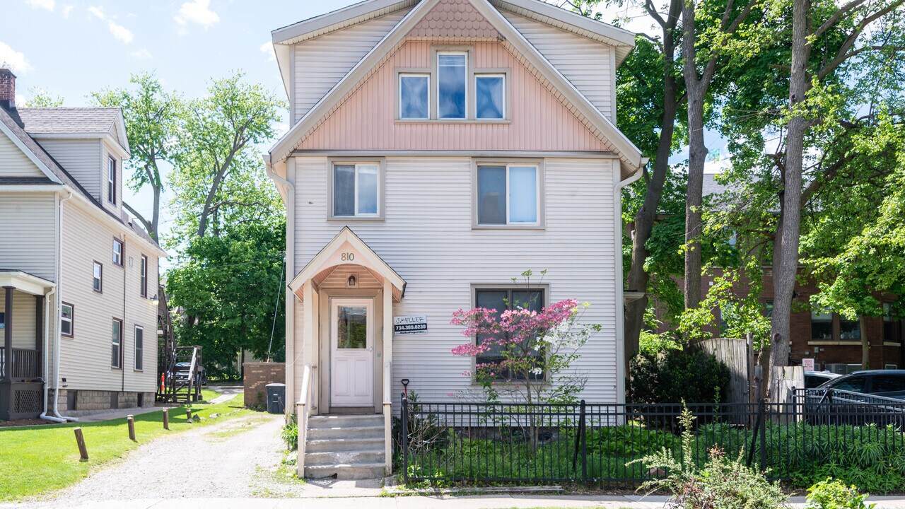 810 Church St in Ann Arbor, MI - Building Photo