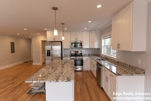 31 Bothwell Rd, Unit 1 in Boston, MA - Building Photo
