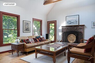 76 Round Pond Ln in Sag Harbor, NY - Building Photo - Building Photo