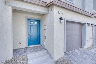 9923 Daffodil Hls St in Las Vegas, NV - Building Photo - Building Photo