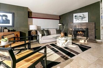 8326 Grand View Dr in Los Angeles, CA - Building Photo - Building Photo
